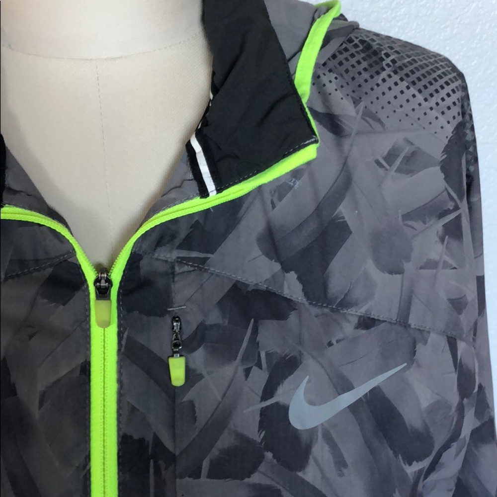 Nike Running Jacket - Picture 3 of 8